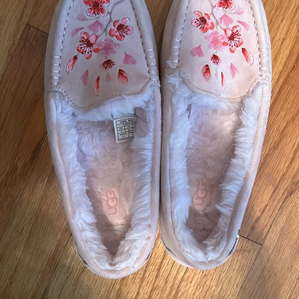 Pink UGG Moccasin Slippers 38 - Picture 3 of 6